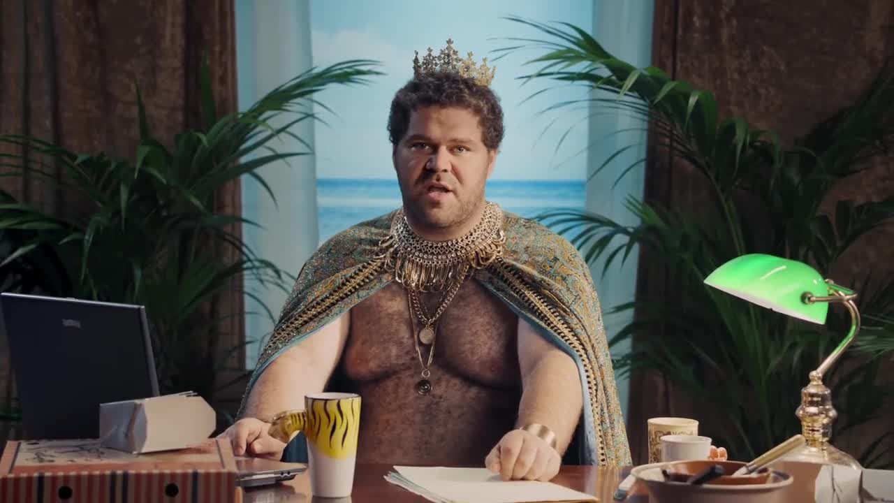  I play to be a prince on the internet