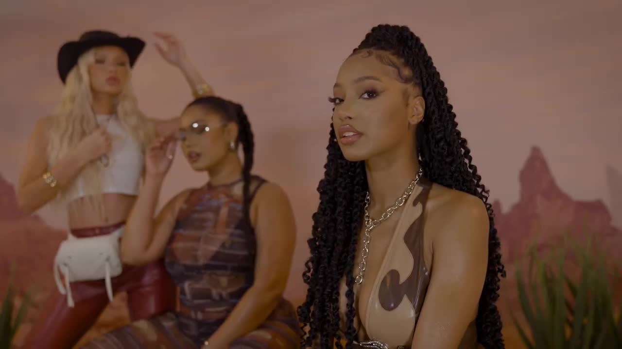 PrettyLittleThing COWGIRL COUTURE | FESTIVAL BY PRETTYLITTLETHING