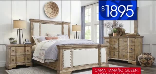 Rooms to Go Cama tamaño queen cómoda y espejo: $1,895 Junior Senior