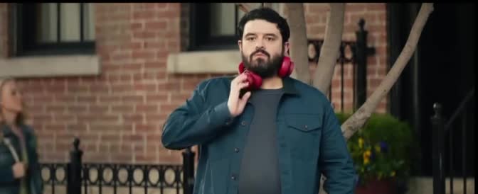 Verizon Man tells friend to guess his happiness