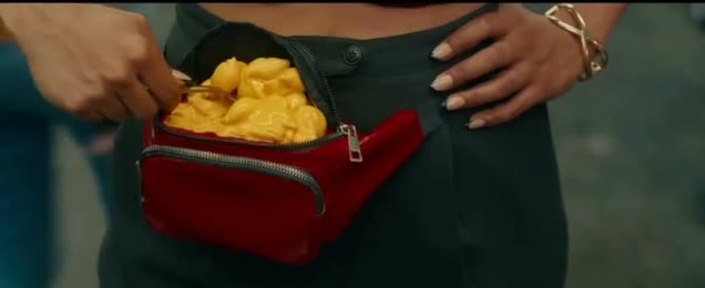  'La Dolce Velveeta: Crowd'