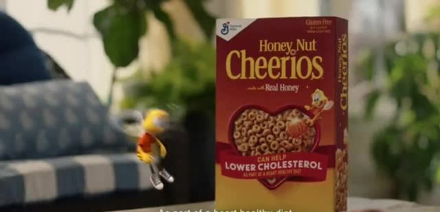 Cheerios Bee tells secret to an elderly couple