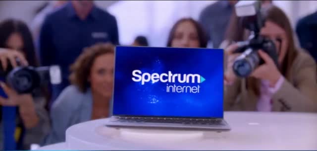 Spectrum 'Bienvenidos al mundo One: $49.99 al mes por 12 meses'