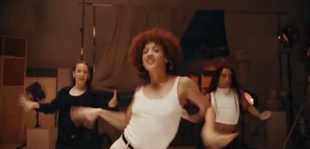 GAP 'Linen Moves' Song by Jungle