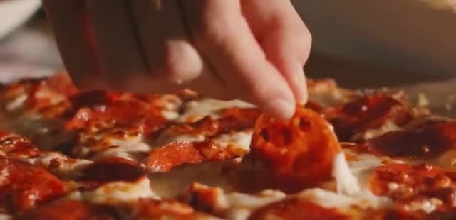 Domino´s Pizza New York Style Pizza 'The Biggest Star'