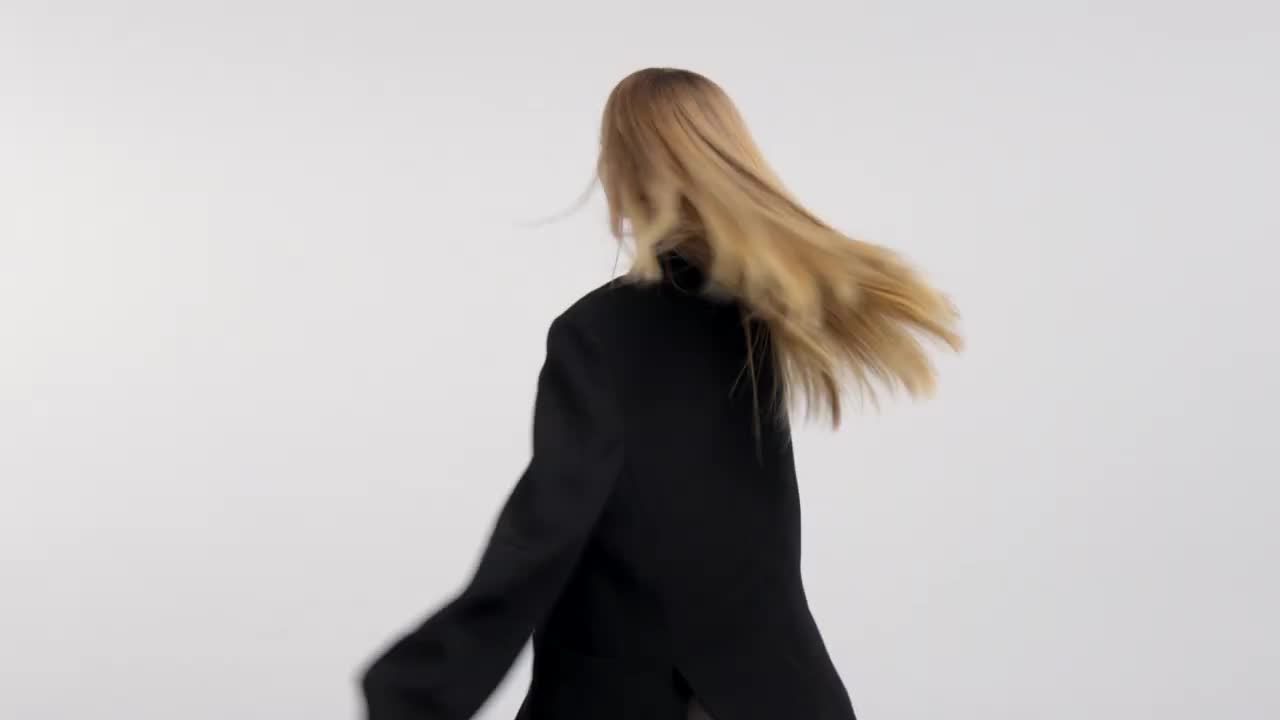 Schwarzkopf Dove Cameron x Schwarzkopf USA