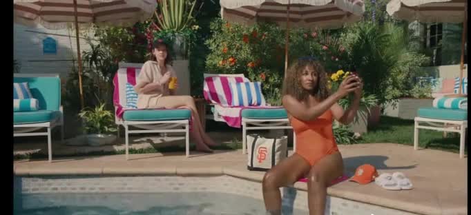 Booking.com 'Giants Fans'