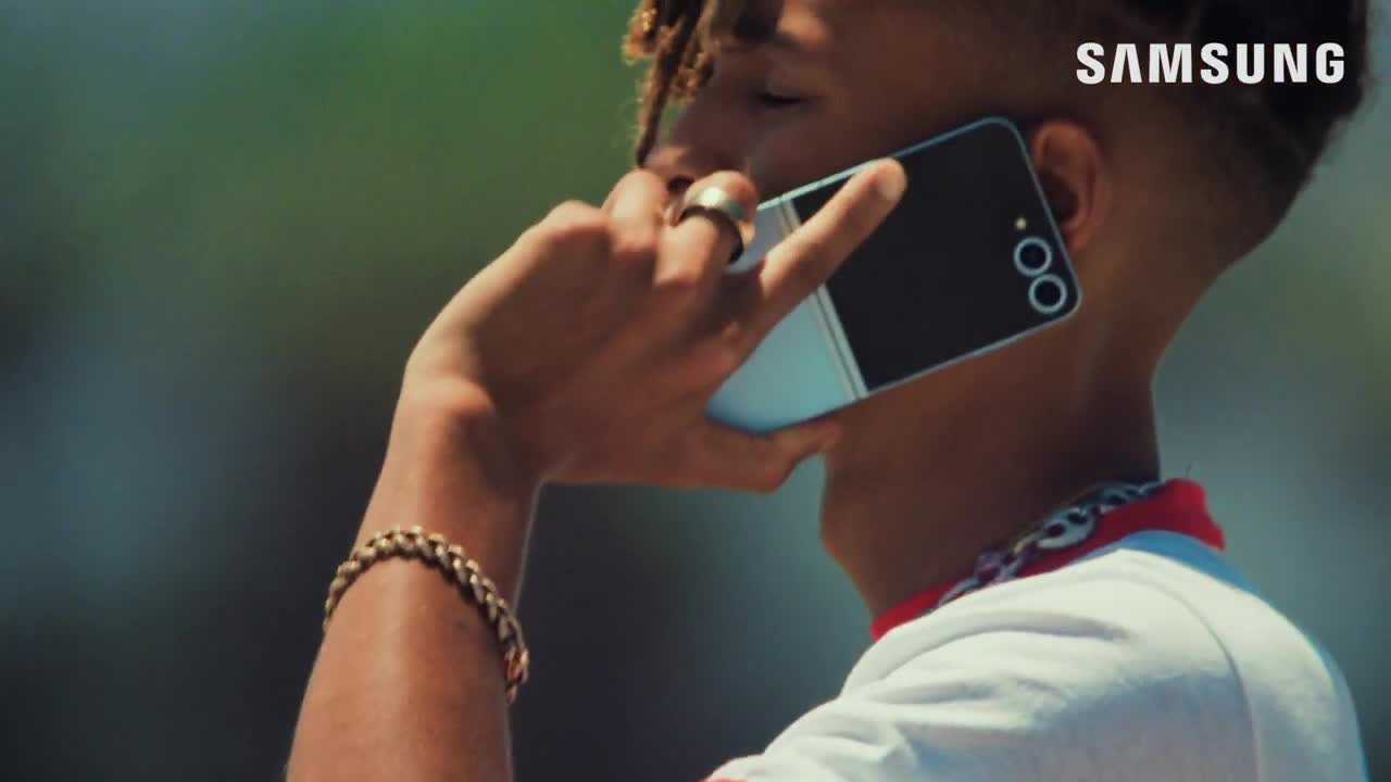 Samsung Galaxy Z Flip6 tricks with Jaden and Jagger