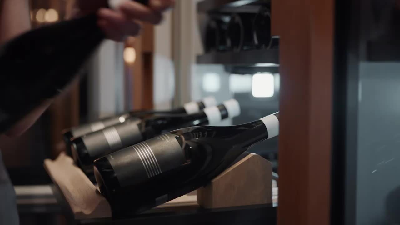 Fisher & Paykel Mastery of Temperature: Perfect Pinot Noir