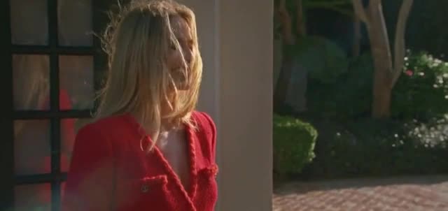 Chanel No. 5 Paris 'Una cita' con Margot Robbie, Jacob Elordi