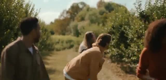 Macy´s 'Festival de otoño: precios más bajos' canción de Layup