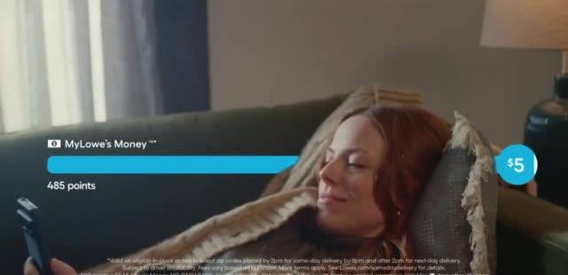 Lowe's 'Making the Holidays Look Easy'