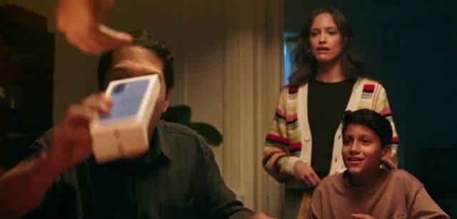 T-Mobile 'Gran donante: iPhone 16' con Marcello Hernández