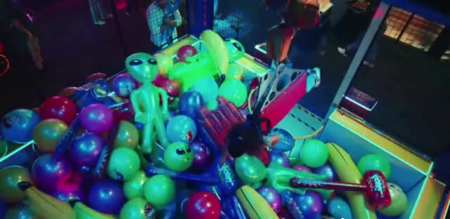 Dave and Buster 'Be the Claw'