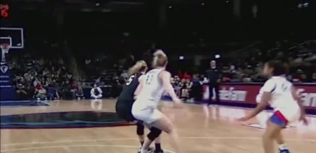 Nike 'University of Connecticut: Alpha Dog'