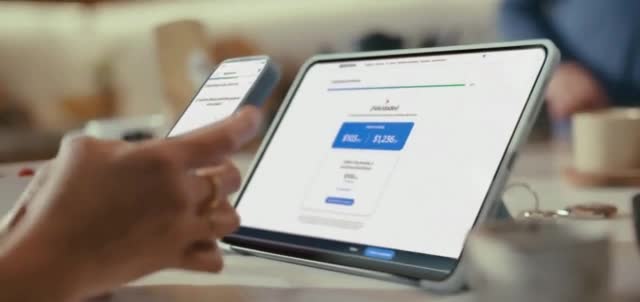 Spectrum 'Heidy y Gonzalo: $30 por mes'