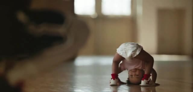 Huggies Little Movers 'Cuando yo me muevo tú te mueves'