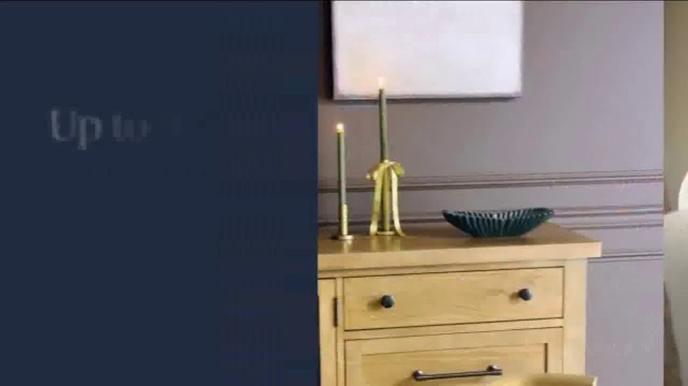 Ashley HomeStore Year-End Clearout: Save Up to 90% Off Accessories and Home Décor (2025 TV Spot)
