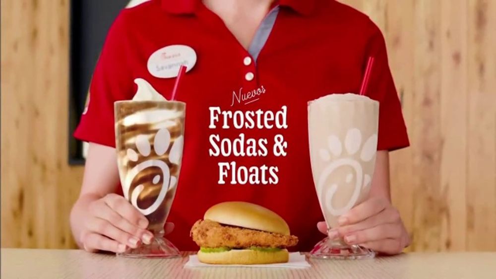 Chick-Fil-A Frosted Sodas & Floats “Bailar” (Canción de Moody and the Deltas) (2026 TV Commercial)