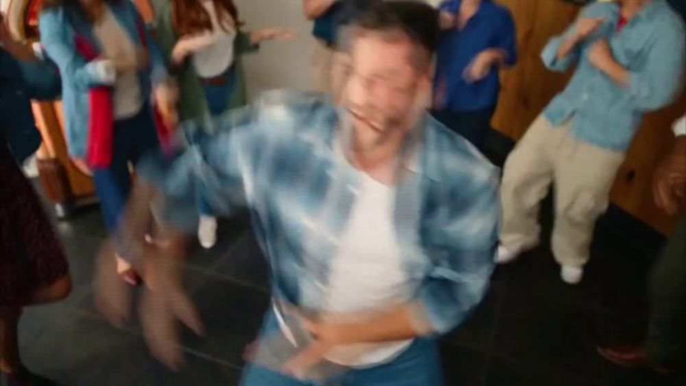 Chick-Fil-A Presentamos Frosted Sodas y Floats (2026 TV Spot, Spanish)