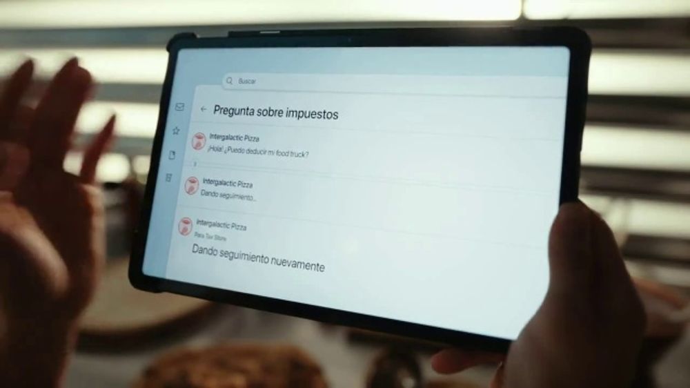 TurboTax Ahora Preparamos Tus Impuestos Por Ti (Spanish Ad, 2026)