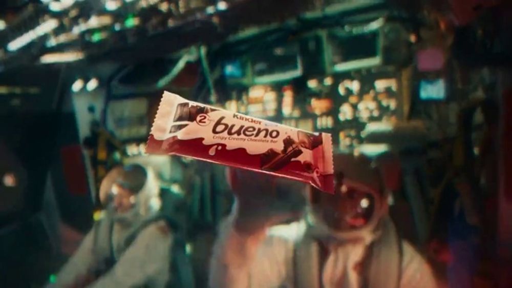Kinder Bueno – Super Bowl 2026 Pre‑Release: Yes Bueno (feat. William Fichtner) 🍫🏈✨
