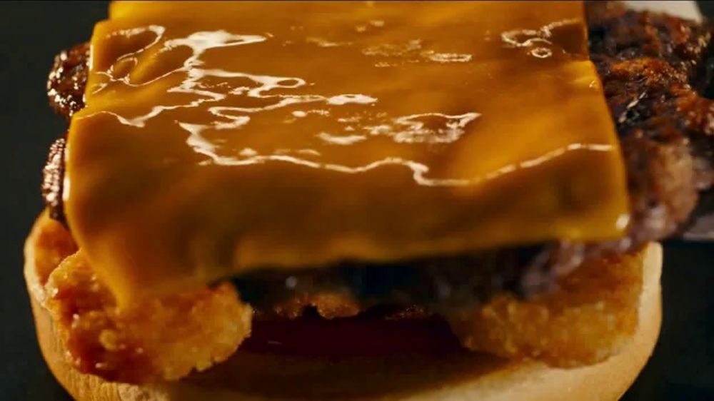 Carl's Jr. Hangover Breakfast Burger: Después del Big Game (2026)