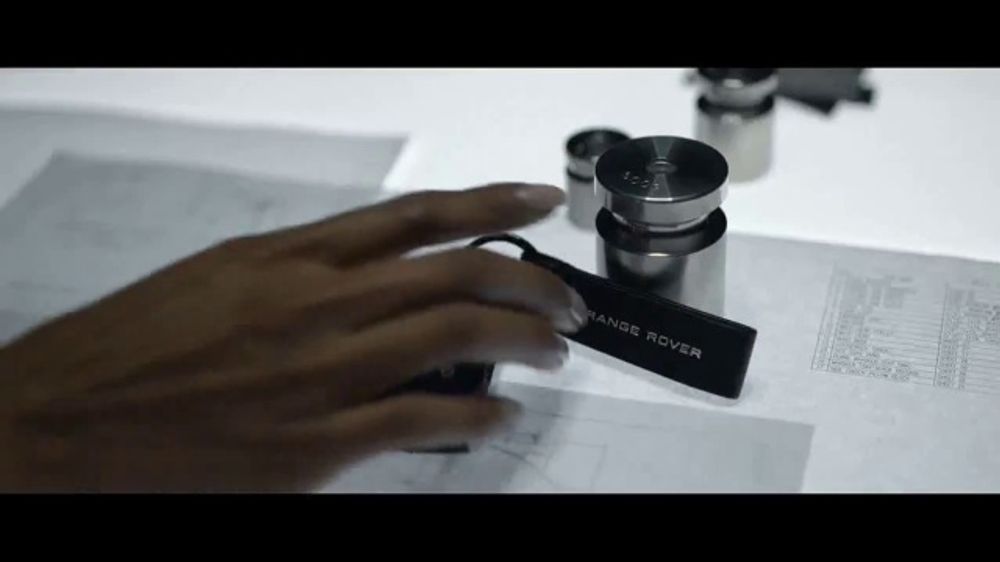 Land Rover 🚙 Range Rover Sport: Conquer the Elements