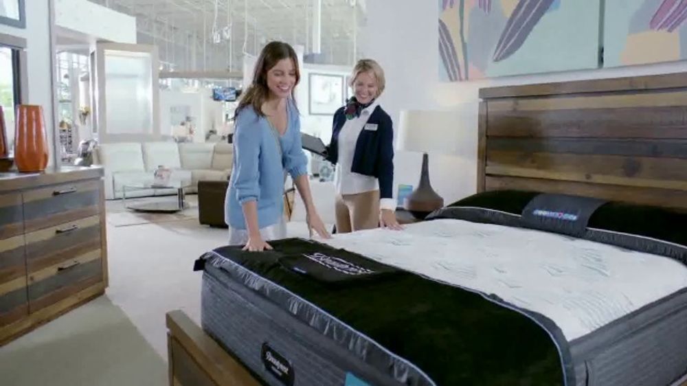 Rooms to Go 🛏️ President’s Day Mattress Sale: Queen for $297