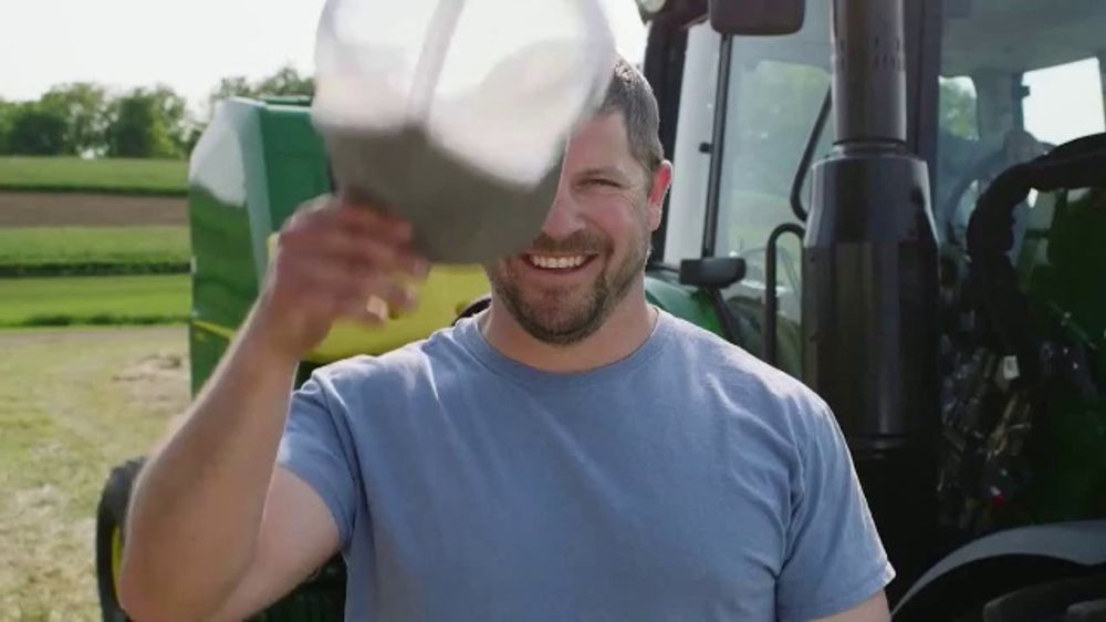 John Deere 🚜 She’s Family: Round Balers