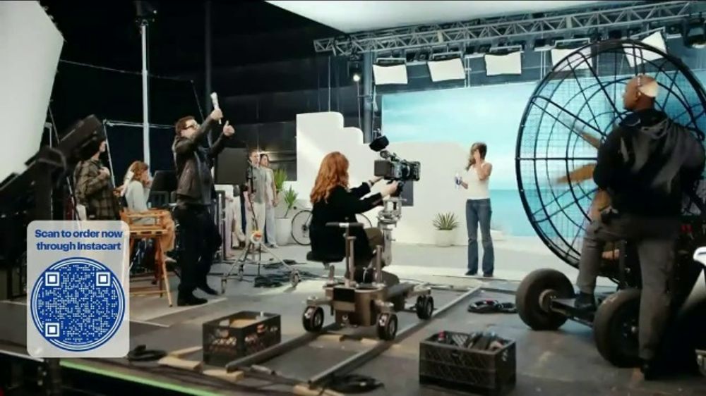 Smartwater 💧 Wind featuring Jennifer Aniston