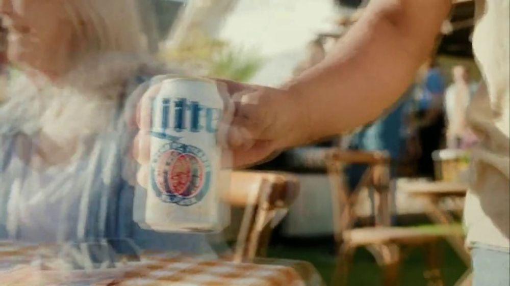 Miller lite Que la vida te llene, no tu cerveza (2026) Spanish