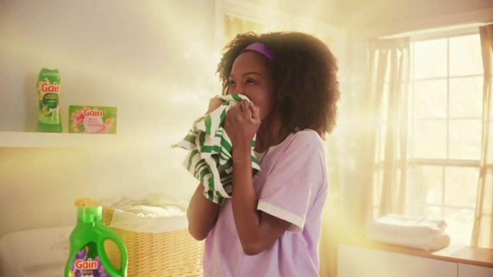 Gain Plus Detergent – Aroma (Spanish) – 2026