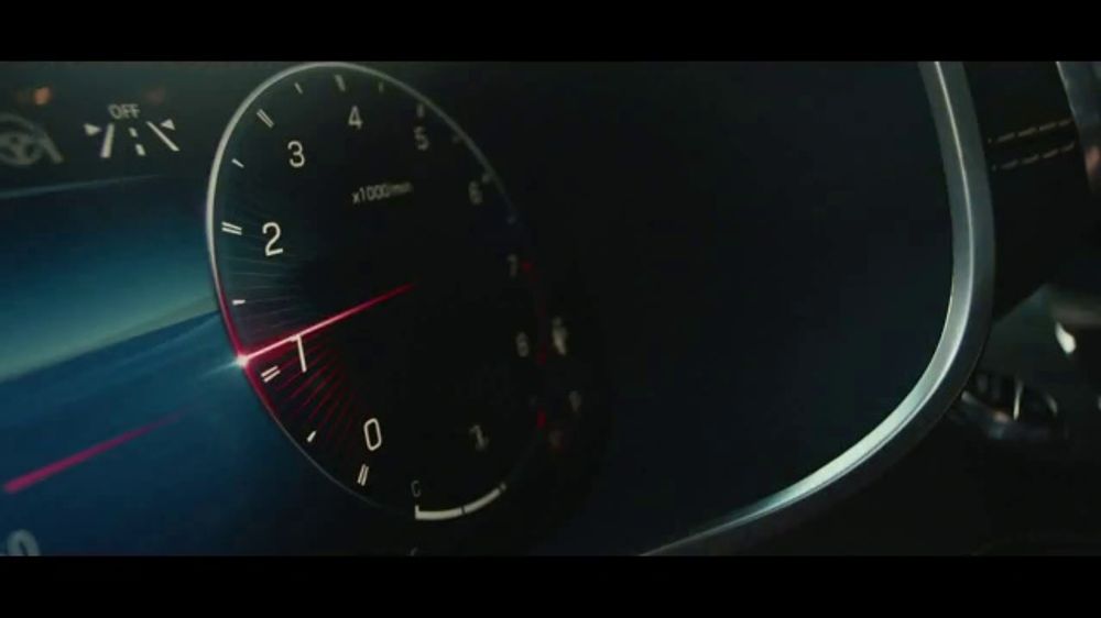 Mercedes Benz The Roar + 2026