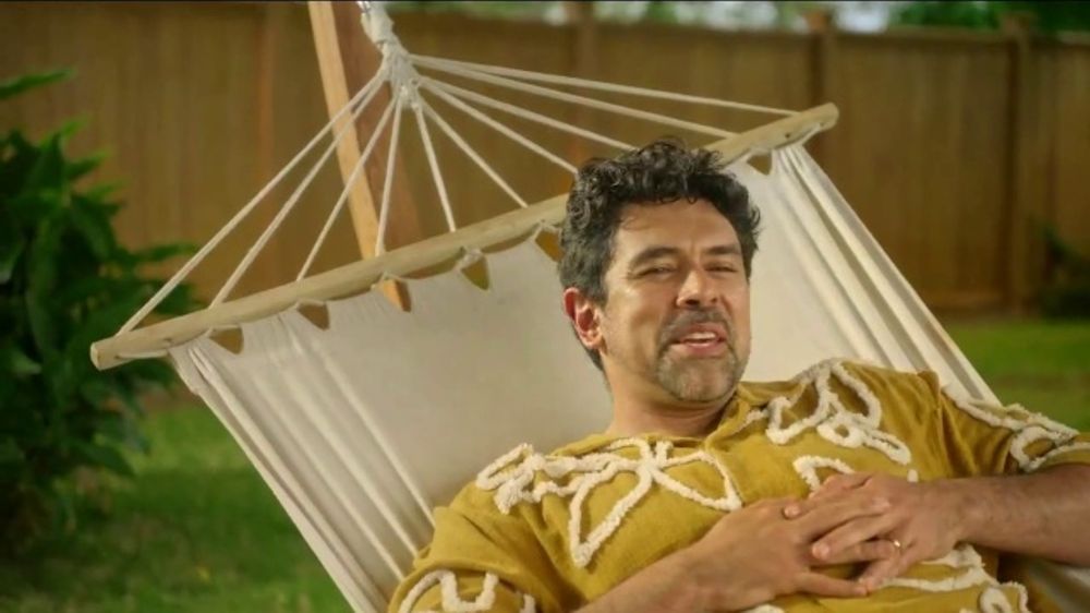 Scotts Turf Builder – “Me Time” (Spanish) – 2026