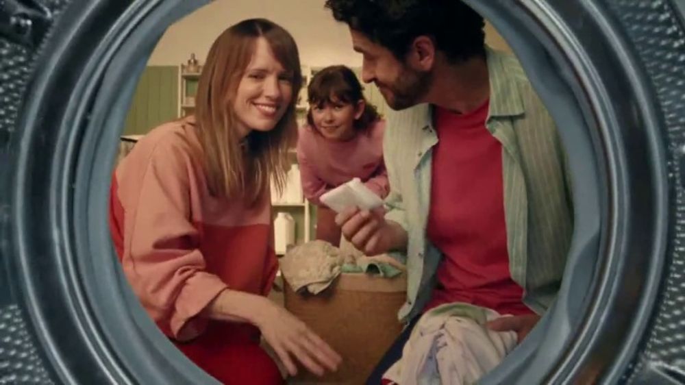 Tide evo Her Only Uniform 2026  – Laundry Detergent Ad Breakdown