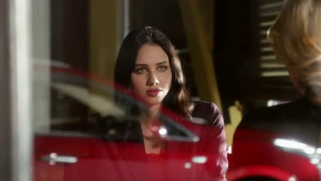 Actress In Cadillac Xt5 Commercial | Motavera.com