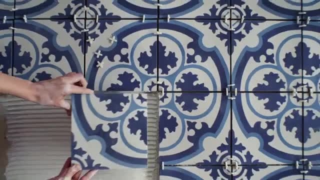 The Home Depot Renueva tu baño: tocadores Ad Commercial on TV