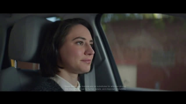  2019 Audi Q7 - Confidence in Chaos: Traffic