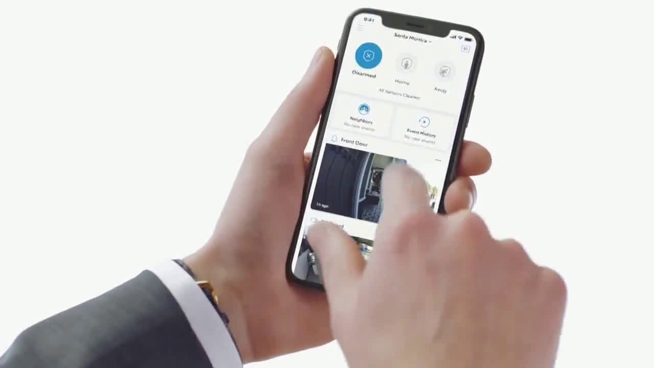  Shaquille O'Neal tries to speak