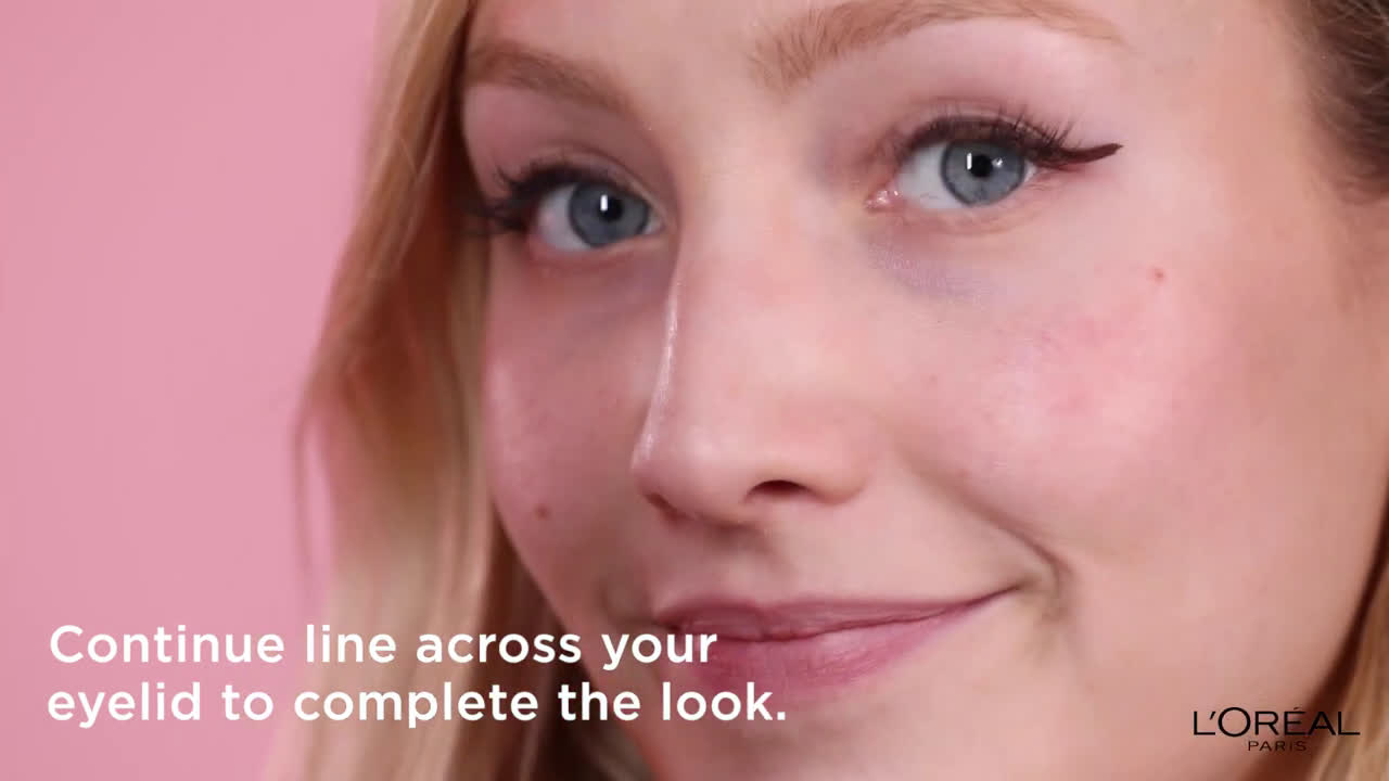  How to apply Infallible Flash Cat Eye Liquid Eyeliner