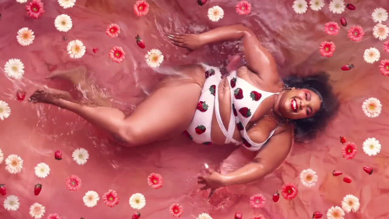  NEW Absolut Juice Strawberry feat. Lizzo #GetJuicy