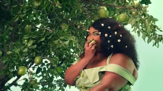  NEW Absolut Juice Apple feat. Lizzo #GetJuicy