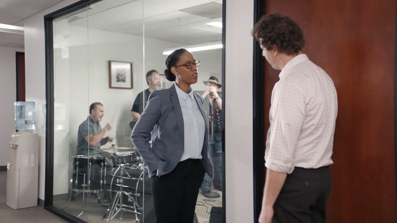  man arguing with the woman