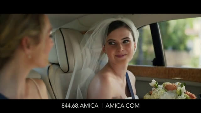  Bride arriving at the wedding