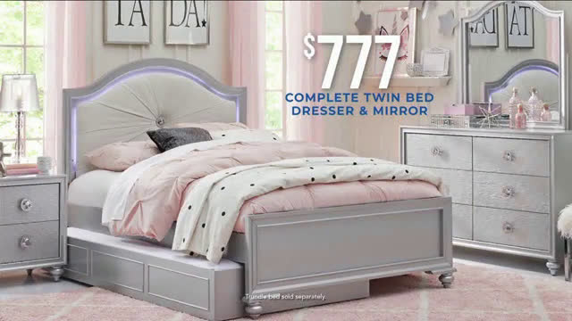  Kids and Teens Holiday Sale - Complete Twin Bed, Dresser and Mirror