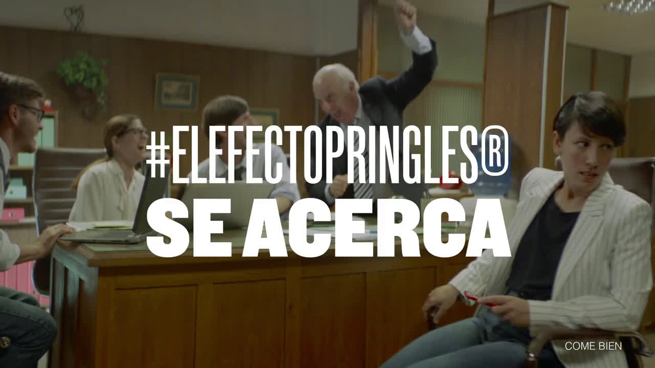  Señor estirando el brazo