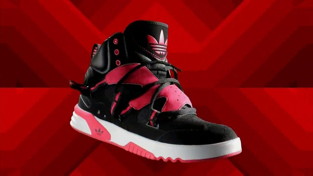 ¿Quién canta en el anuncio de ropa urbana de Adidas Originals?