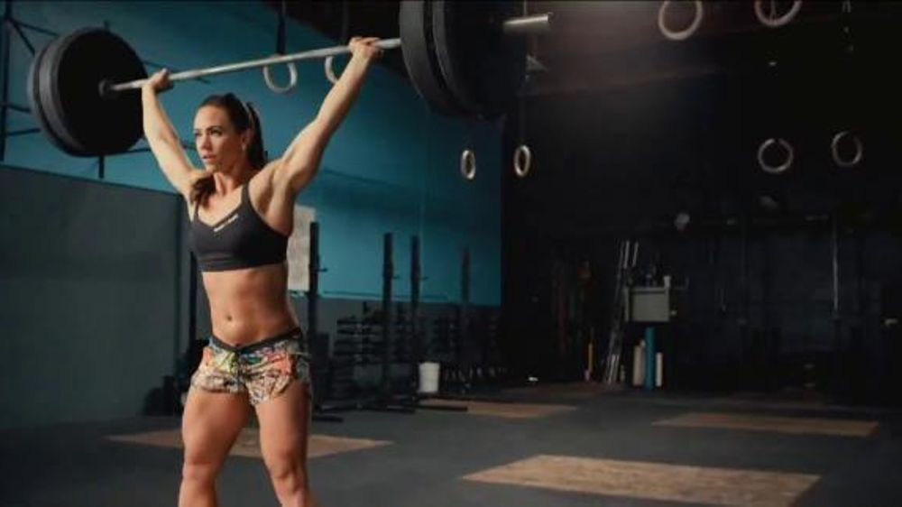 ¿Quién es el atleta que aparece en el anuncio de CrossFit de Reebok?