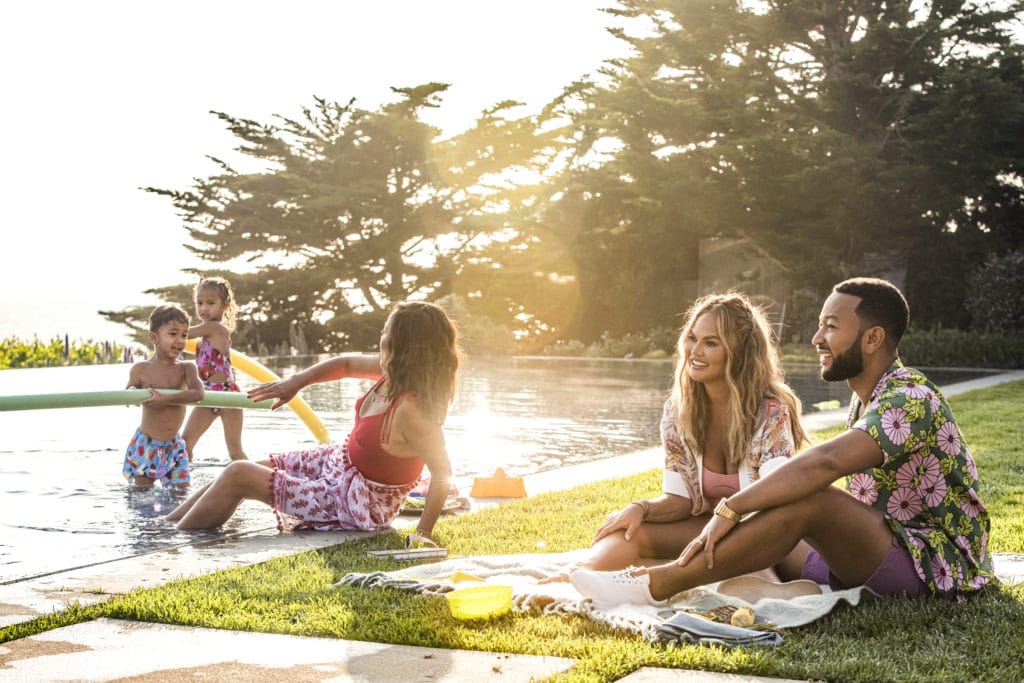 Who appears in the Vrbo family vacation commercial?